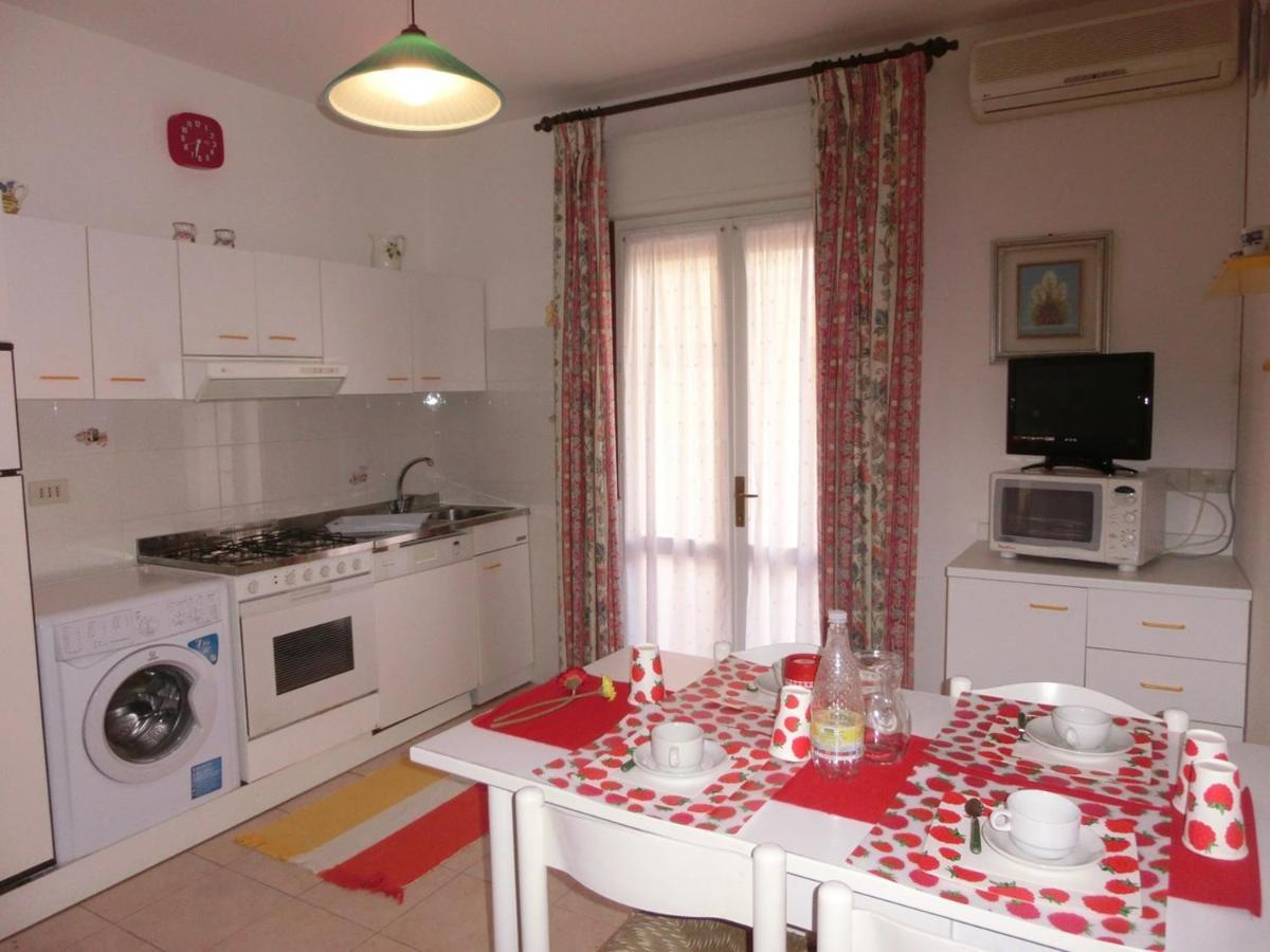 Nice Two-Bedroom Apartment 150M From The Beach Bibione Kültér fotó