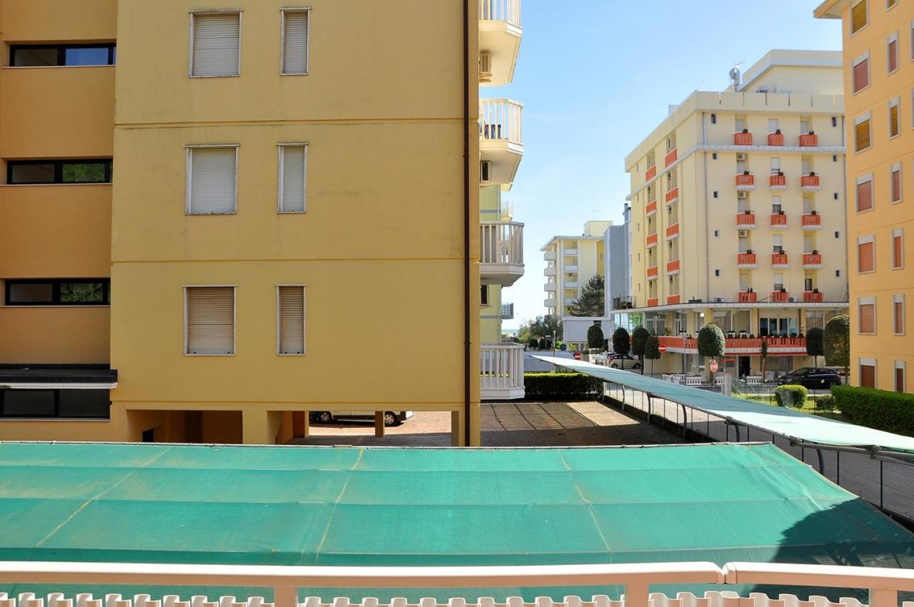 Nice Two-Bedroom Apartment 150M From The Beach Bibione Kültér fotó