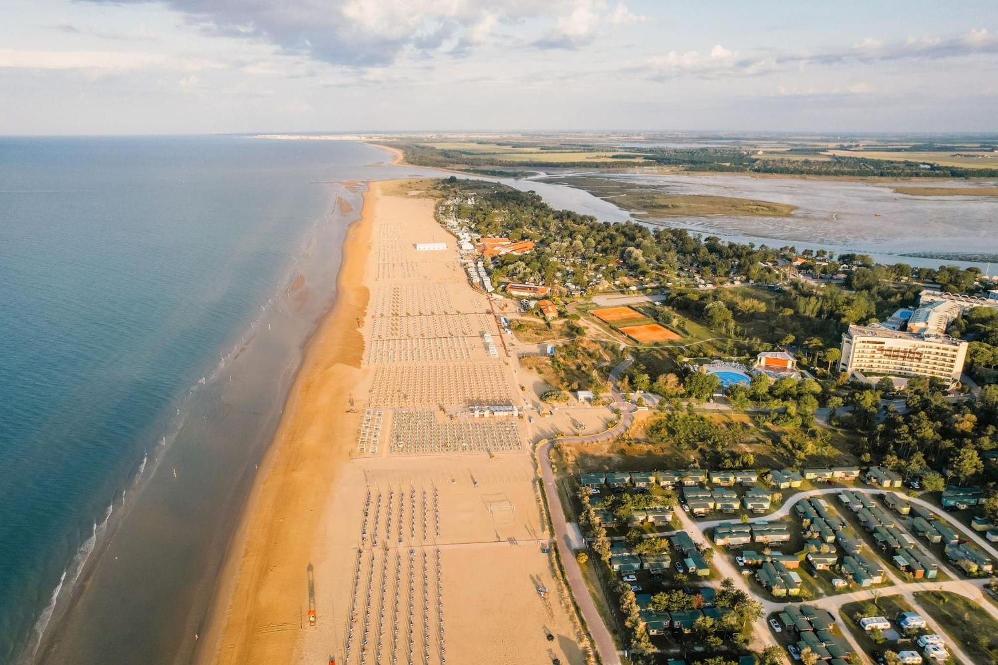 Nice Two-Bedroom Apartment 150M From The Beach Bibione Kültér fotó